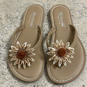 Bernardo Sandal size 7